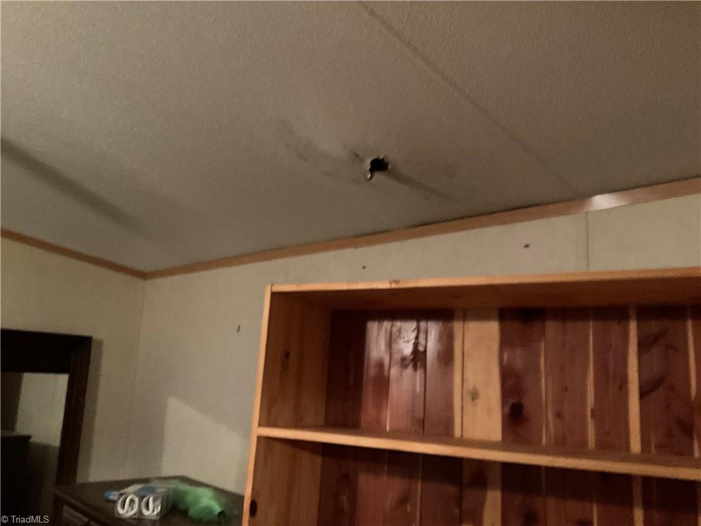 7290 Reddy Foxx Lane Thomasville, NC 27360 - Photo 9 of 21