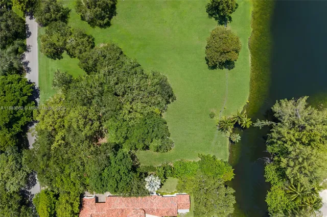 $8,495,000 | 10600 Lakeside Drive, Miami, FL 33156