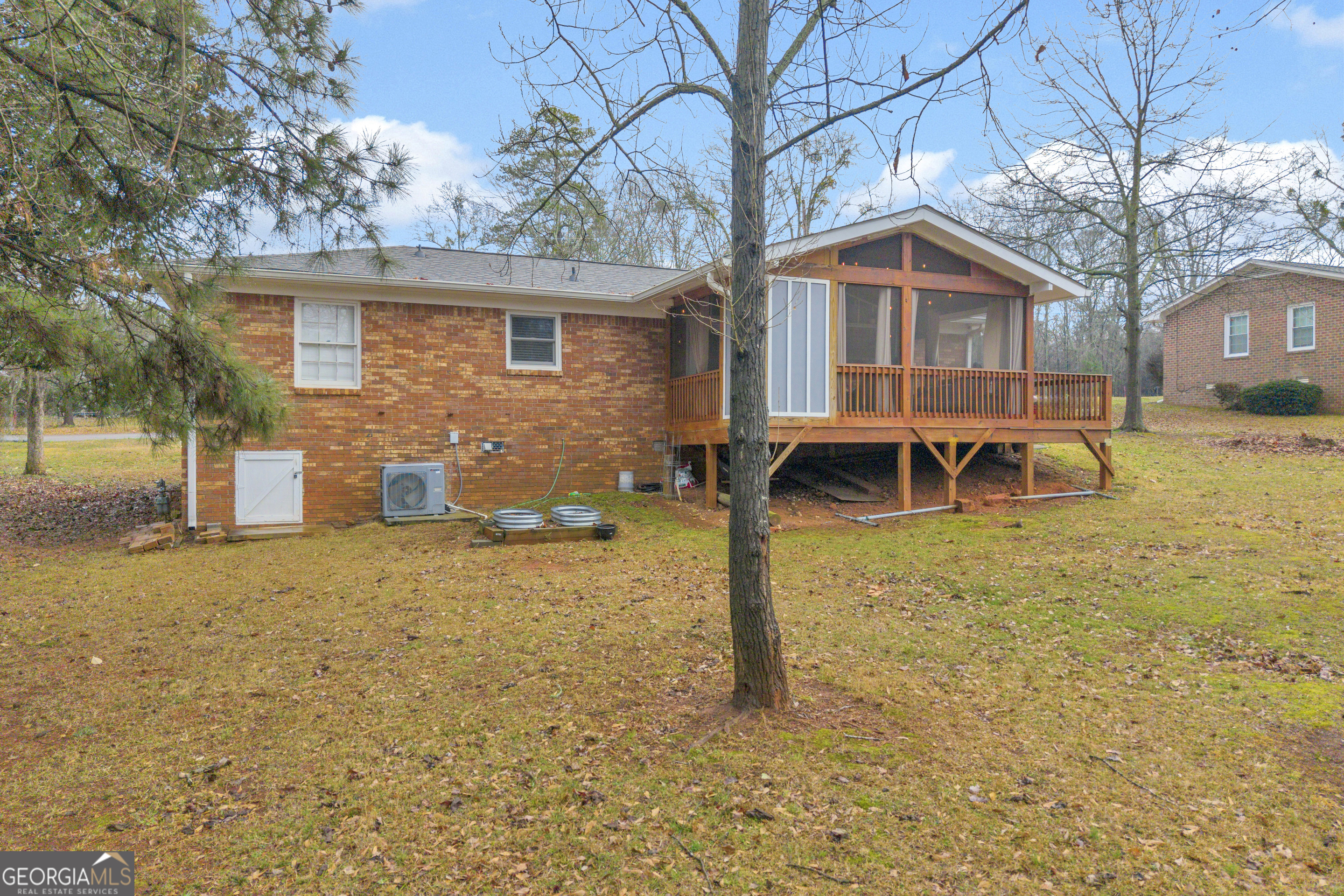 94 Hillcrest Street Commerce, GA 30529 - Photo 11 of 48