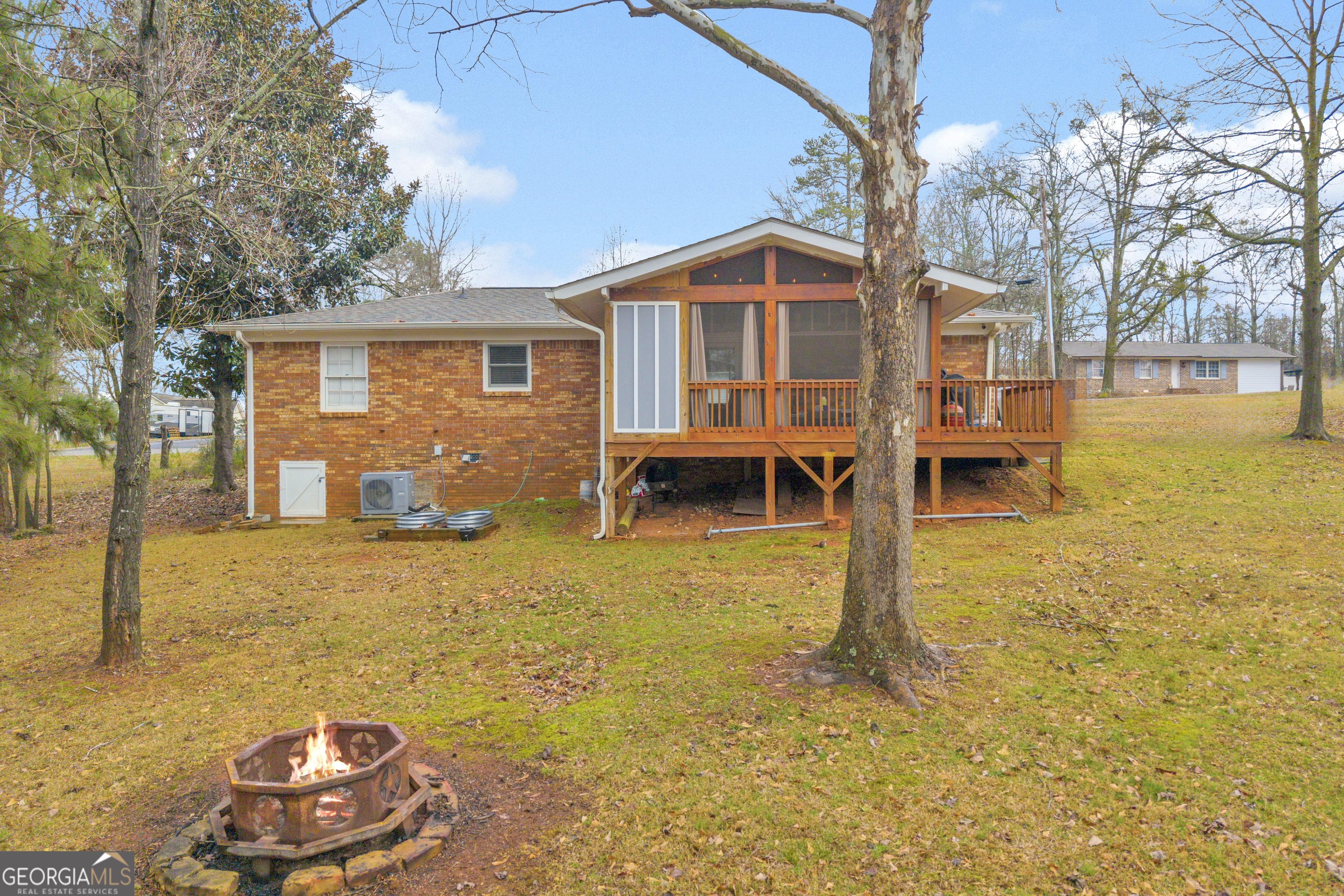 94 Hillcrest Street Commerce, GA 30529 - Photo 10 of 48