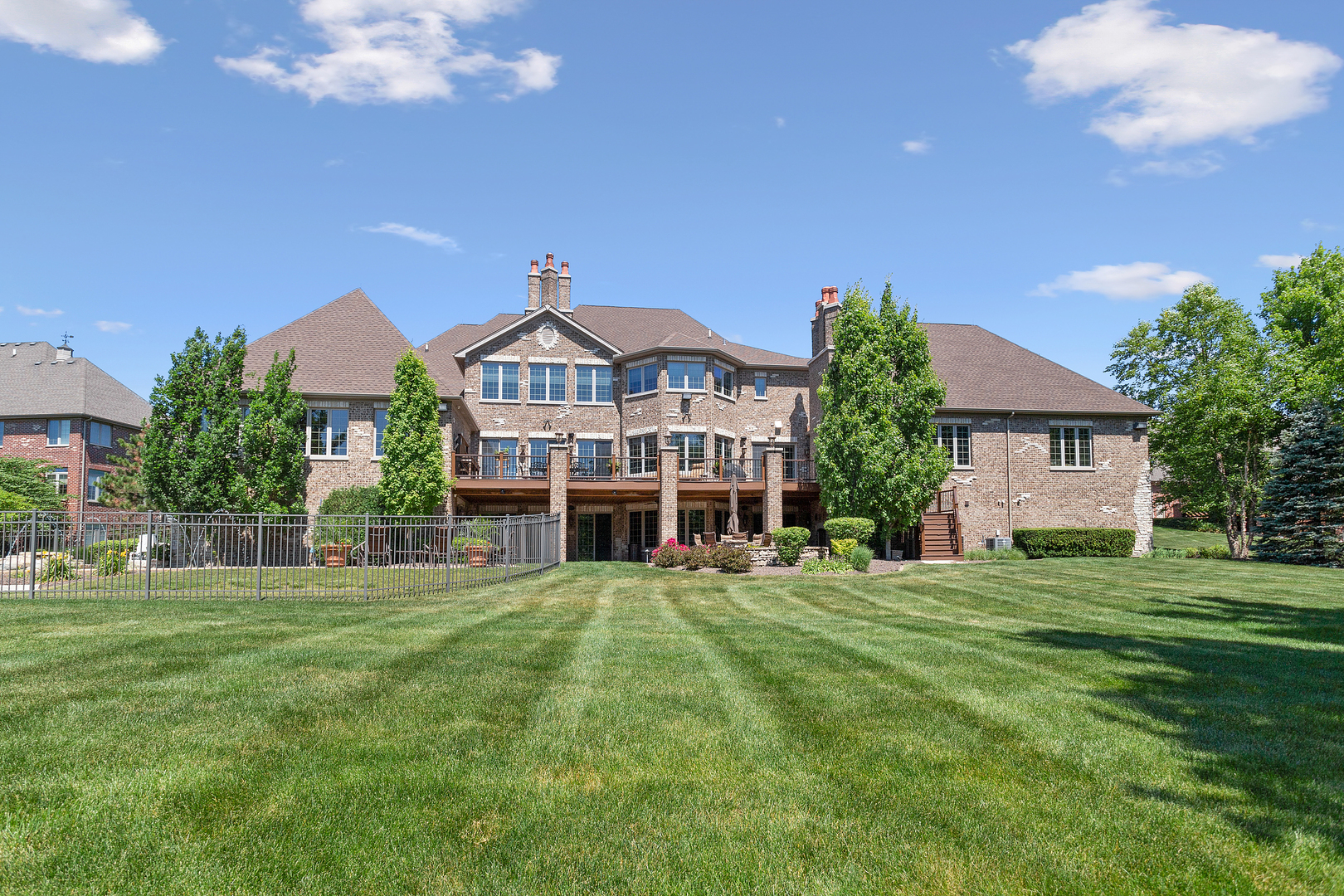 20133 Alison Trail Mokena, IL 60448 - Photo 9 of 42 a front view of a house with a garden