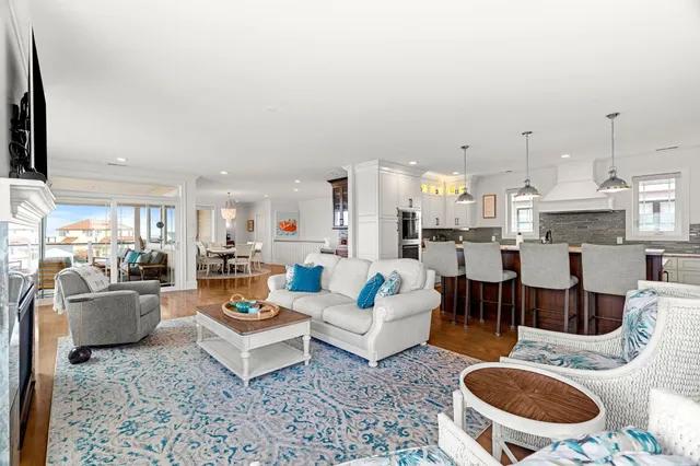 $2,650,000 | 8 Portsmouth Avenue, Seabrook, NH 03874