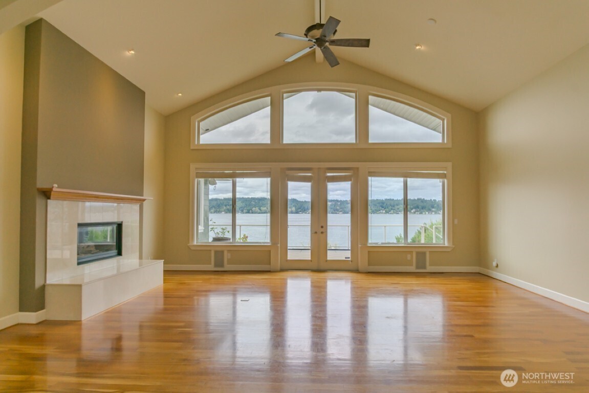 8568 Sand Point Way Northeast Seattle, WA 98115 - Photo 13 of 40