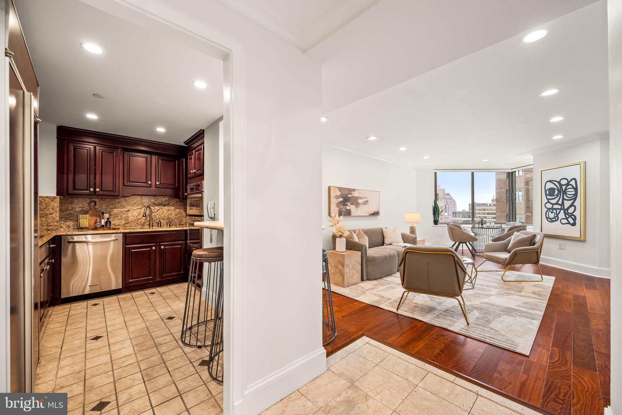 202 West Rittenhouse Square, Unit 1809 Philadelphia, PA 19103 - Photo 2 of 34 Kitchen/Living room