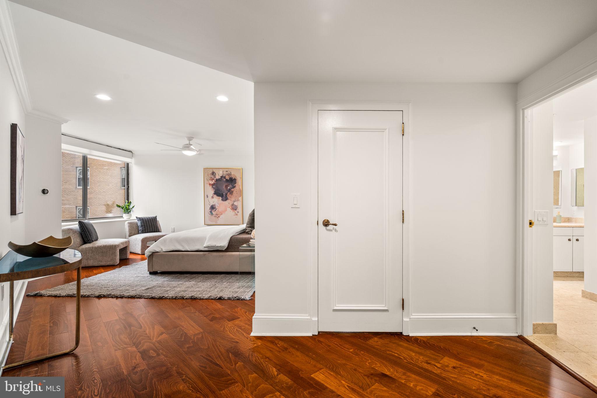 202 West Rittenhouse Square, Unit 1809 Philadelphia, PA 19103 - Photo 21 of 34 Entrance to Primary