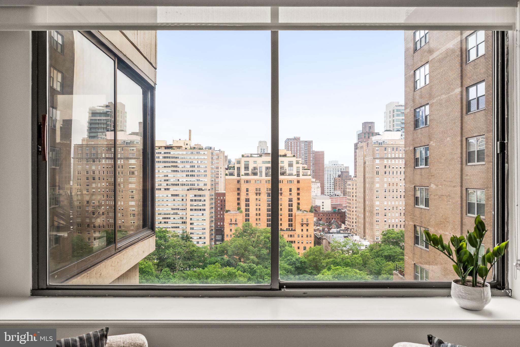 202 West Rittenhouse Square, Unit 1809 Philadelphia, PA 19103 - Photo 24 of 34 View from Primary Suite