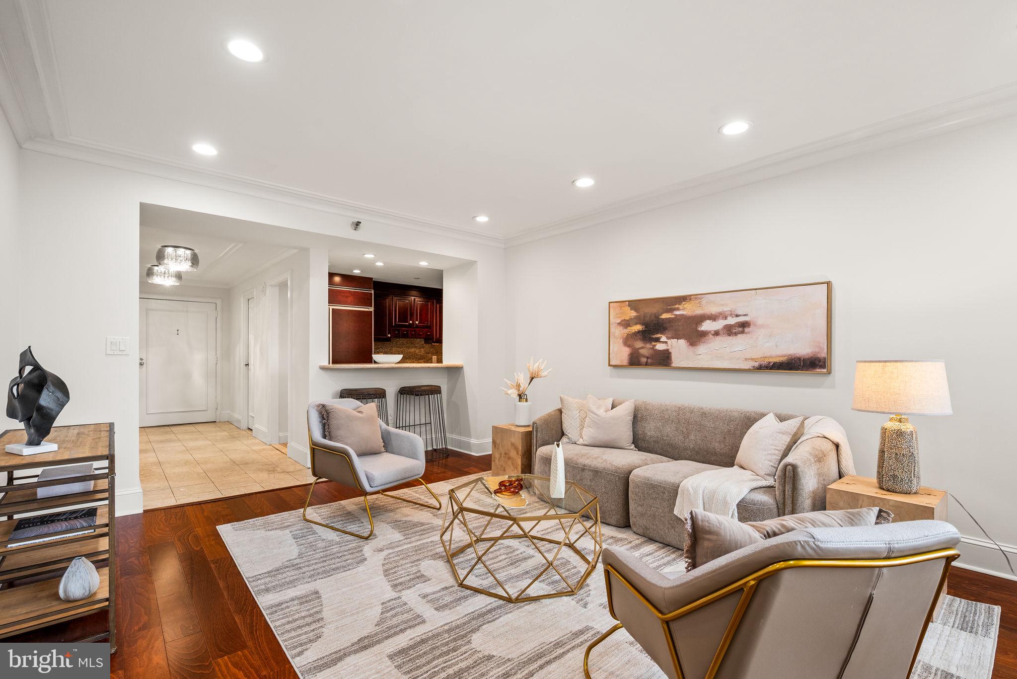 202 West Rittenhouse Square, Unit 1809 Philadelphia, PA 19103 - Photo 6 of 34 Living Room