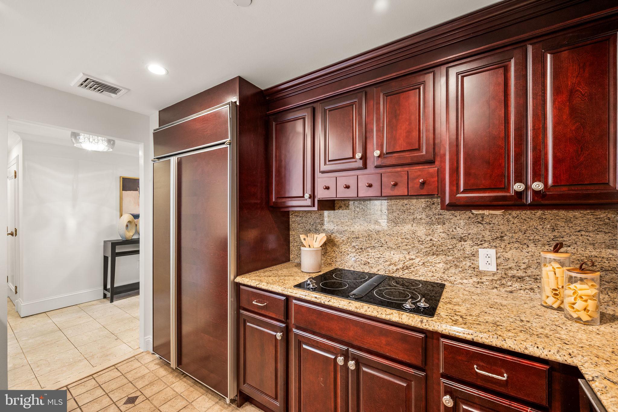 202 West Rittenhouse Square, Unit 1809 Philadelphia, PA 19103 - Photo 8 of 34 Kitchen