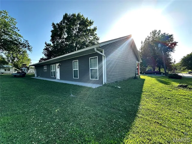 $313,999 | 214 North 3rd Street, Jonesburg, MO 63351