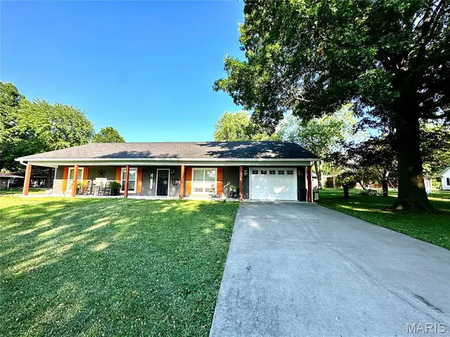 $313,999 | 214 North 3rd Street, Jonesburg, MO 63351