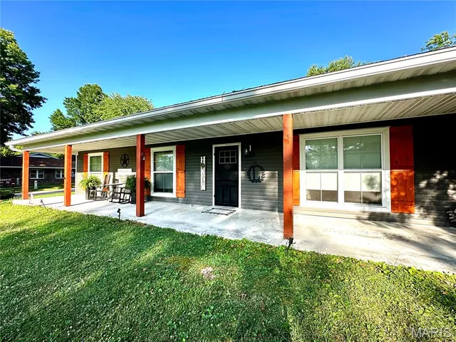 $313,999 | 214 North 3rd Street, Jonesburg, MO 63351