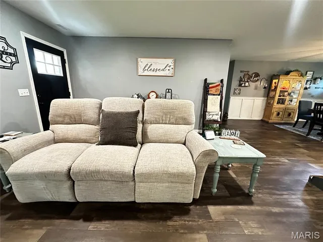 $313,999 | 214 North 3rd Street, Jonesburg, MO 63351