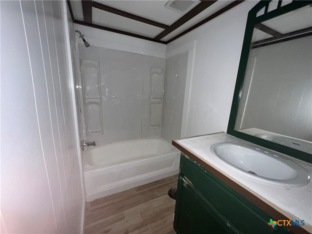 408 Debbie Street Victoria, TX 77905 - Photo 7 of 15 guest bathroom