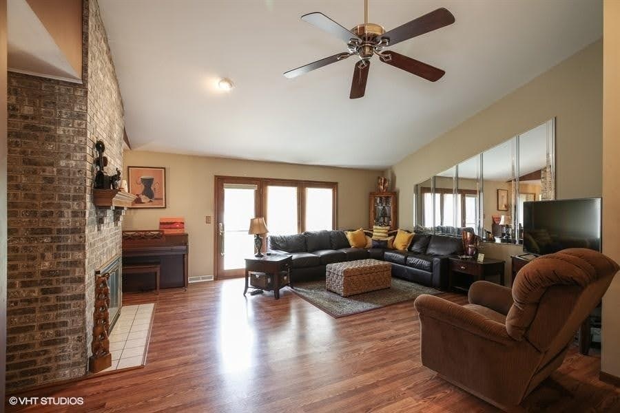 1667 185th Street Lansing, IL 60438 - Photo 3 of 10