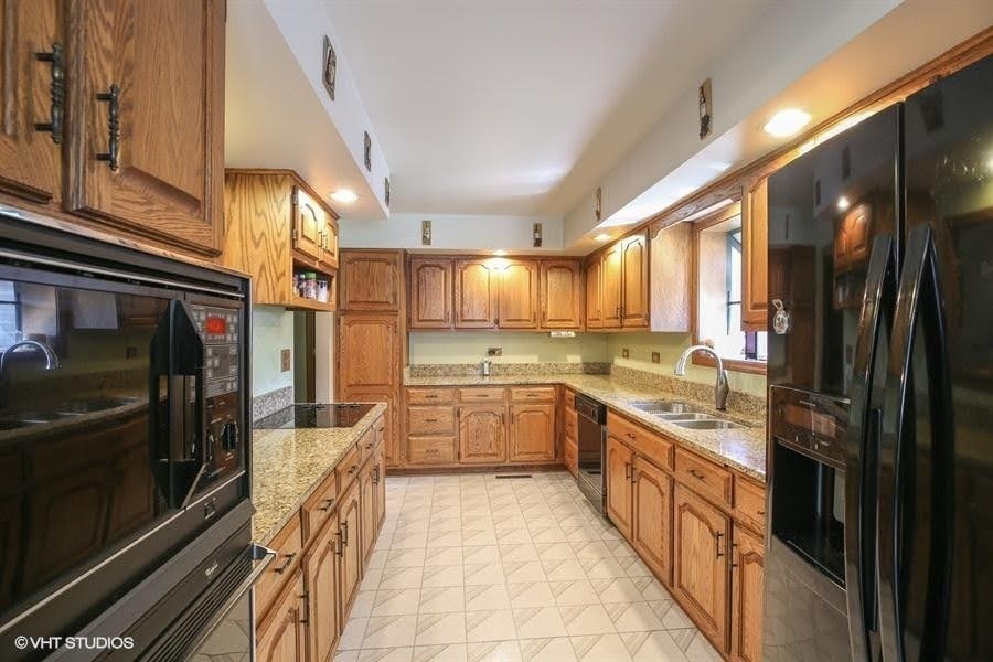 1667 185th Street Lansing, IL 60438 - Photo 4 of 10