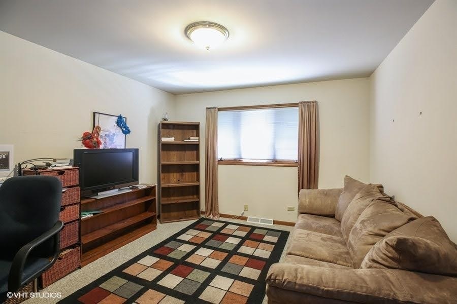 1667 185th Street Lansing, IL 60438 - Photo 8 of 10