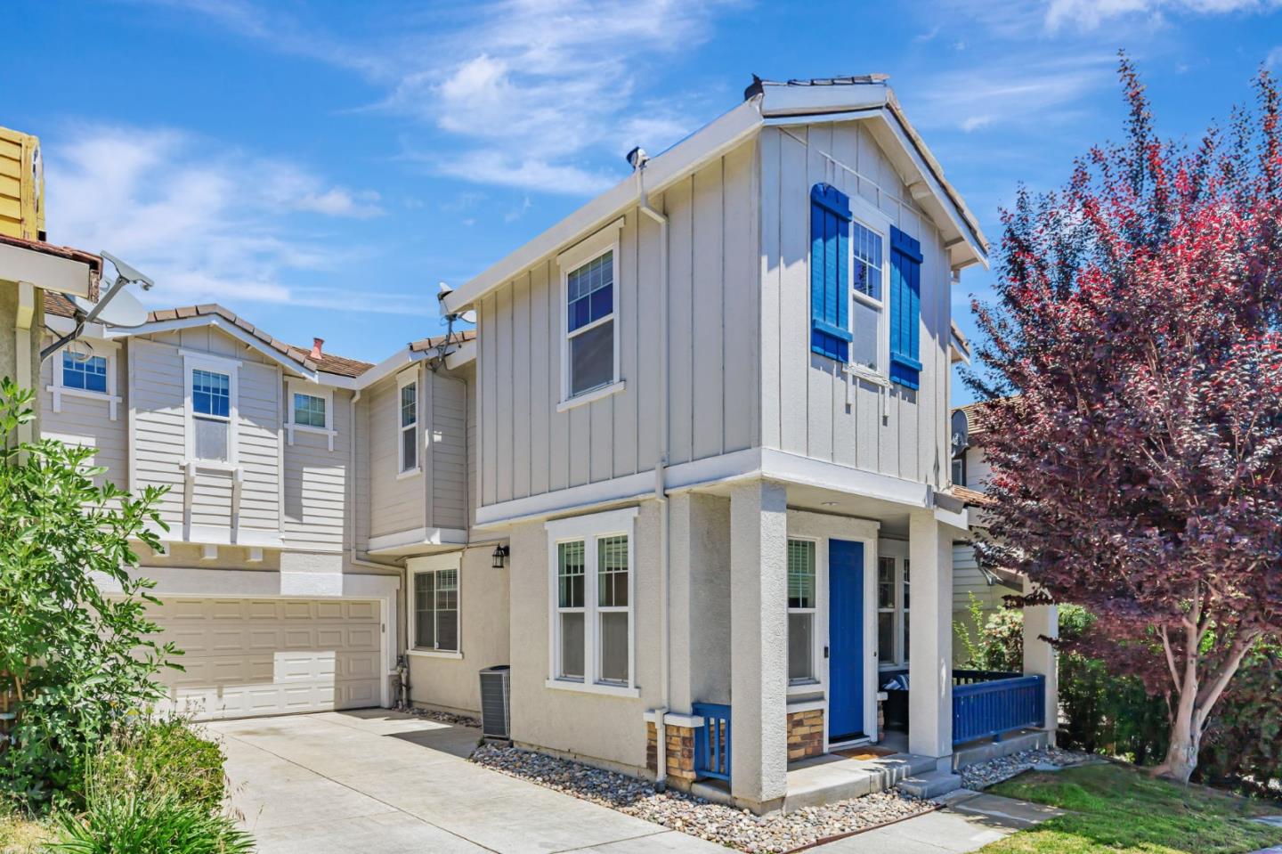 8940 Acorn Way Gilroy, CA 95020 - Photo 20 of 20 a front view of a house with garden