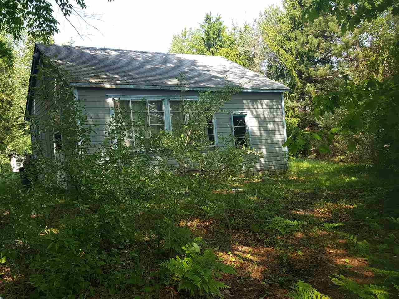609 White Road Gladwin, MI 48624 - Photo 8 of 22 1847971-9.JPG