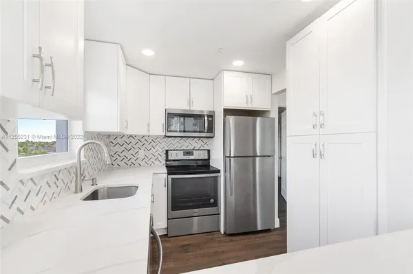 $2,800 | 1505 North Riverside Drive, Unit 404, Pompano Beach, FL 33062