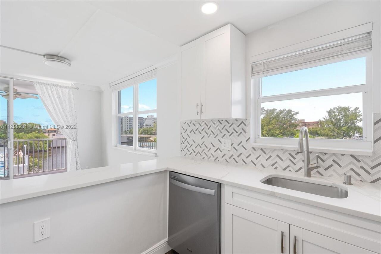 1505 North Riverside Drive, Unit 404 Pompano Beach, FL 33062 - Photo 10 of 22 A11255231_23_1