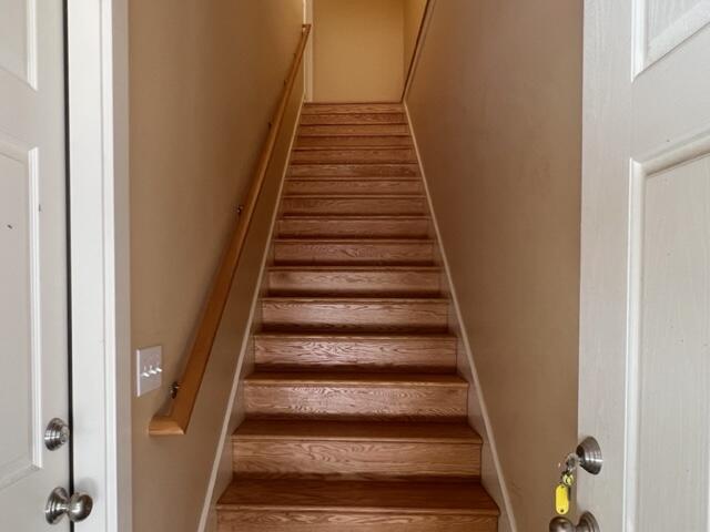 16486 Ford Road Rogue River, OR 97537 - Photo 14 of 31 stairs to apt