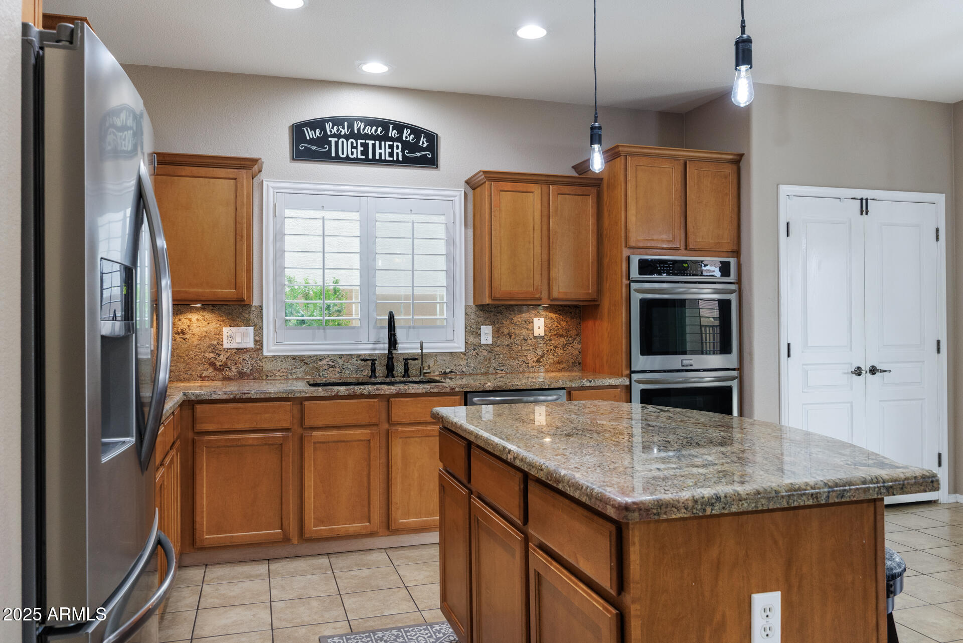 940 East Chelsea Drive San Tan Valley, AZ 85140 - Photo 11 of 54 Kitchen 3