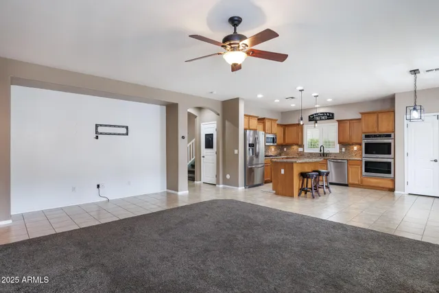 $574,500 | 940 East Chelsea Drive, San Tan Valley, AZ 85140