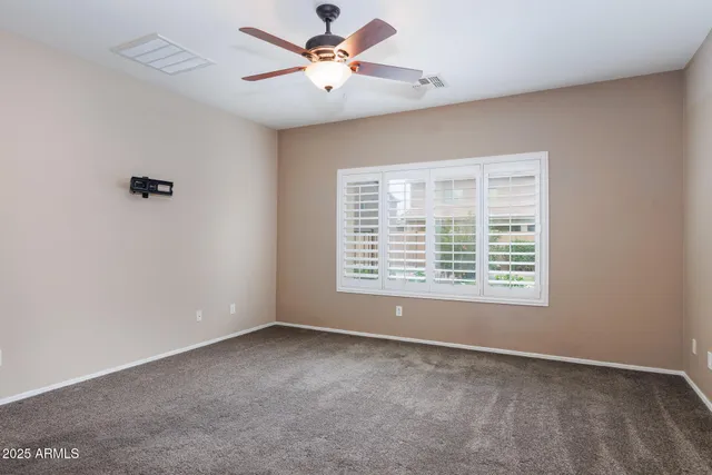 $574,500 | 940 East Chelsea Drive, San Tan Valley, AZ 85140