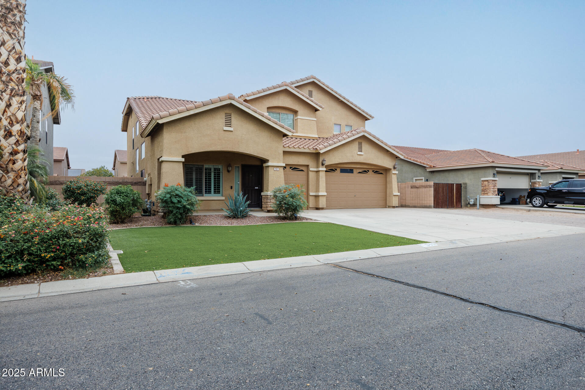 940 East Chelsea Drive San Tan Valley, AZ 85140 - Photo 3 of 54 Front Left