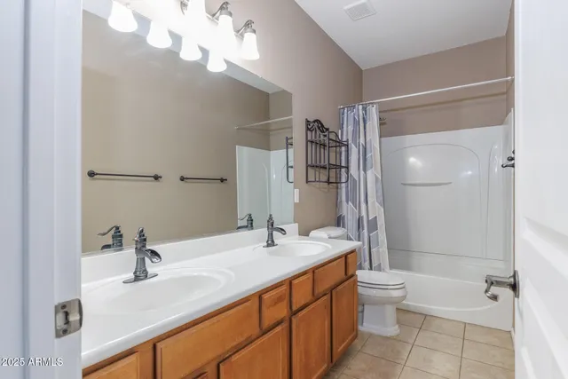 $574,500 | 940 East Chelsea Drive, San Tan Valley, AZ 85140