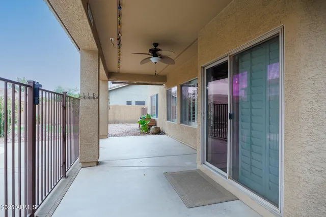 $574,500 | 940 East Chelsea Drive, San Tan Valley, AZ 85140