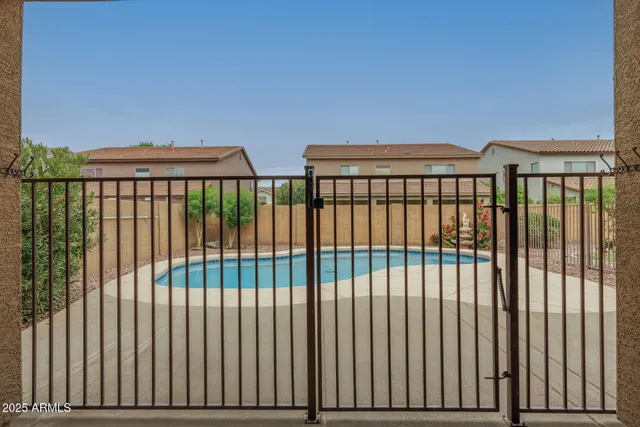 $574,500 | 940 East Chelsea Drive, San Tan Valley, AZ 85140