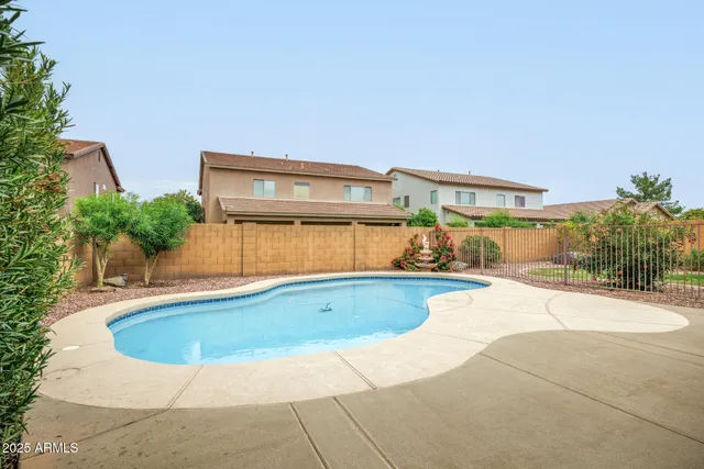 $574,500 | 940 East Chelsea Drive, San Tan Valley, AZ 85140