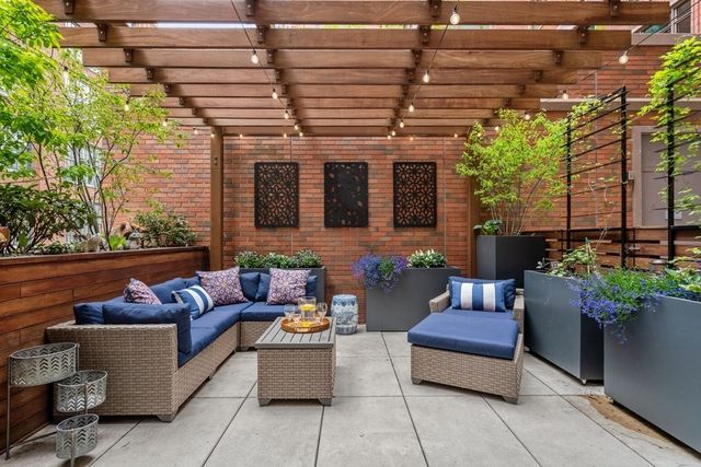 $1,162,500 | 100 Lovejoy Wharf, Unit 3K, Boston, MA 02114