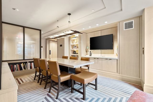 $1,162,500 | 100 Lovejoy Wharf, Unit 3K, Boston, MA 02114