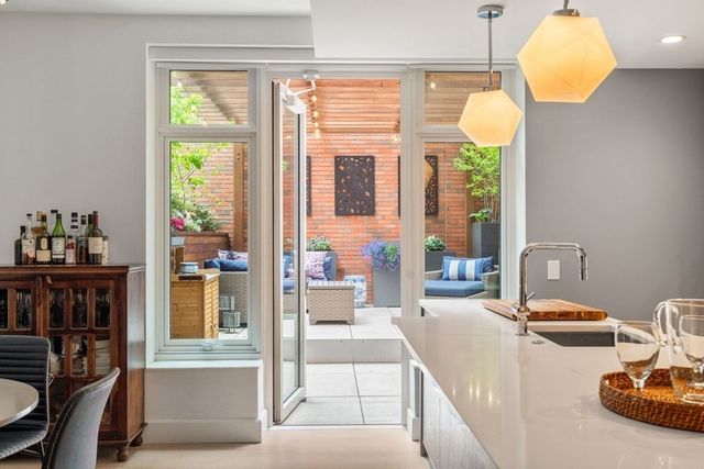 $1,162,500 | 100 Lovejoy Wharf, Unit 3K, Boston, MA 02114