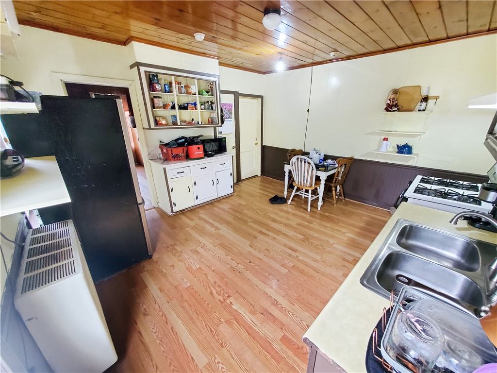 186 High Street Woonsocket, RI 02895 - Photo 17 of 41 2nd Floor Rear - 1 Bed