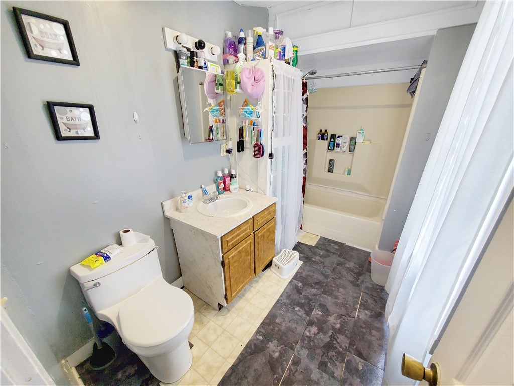 186 High Street Woonsocket, RI 02895 - Photo 32 of 41 3rd Floor - 3 Bed