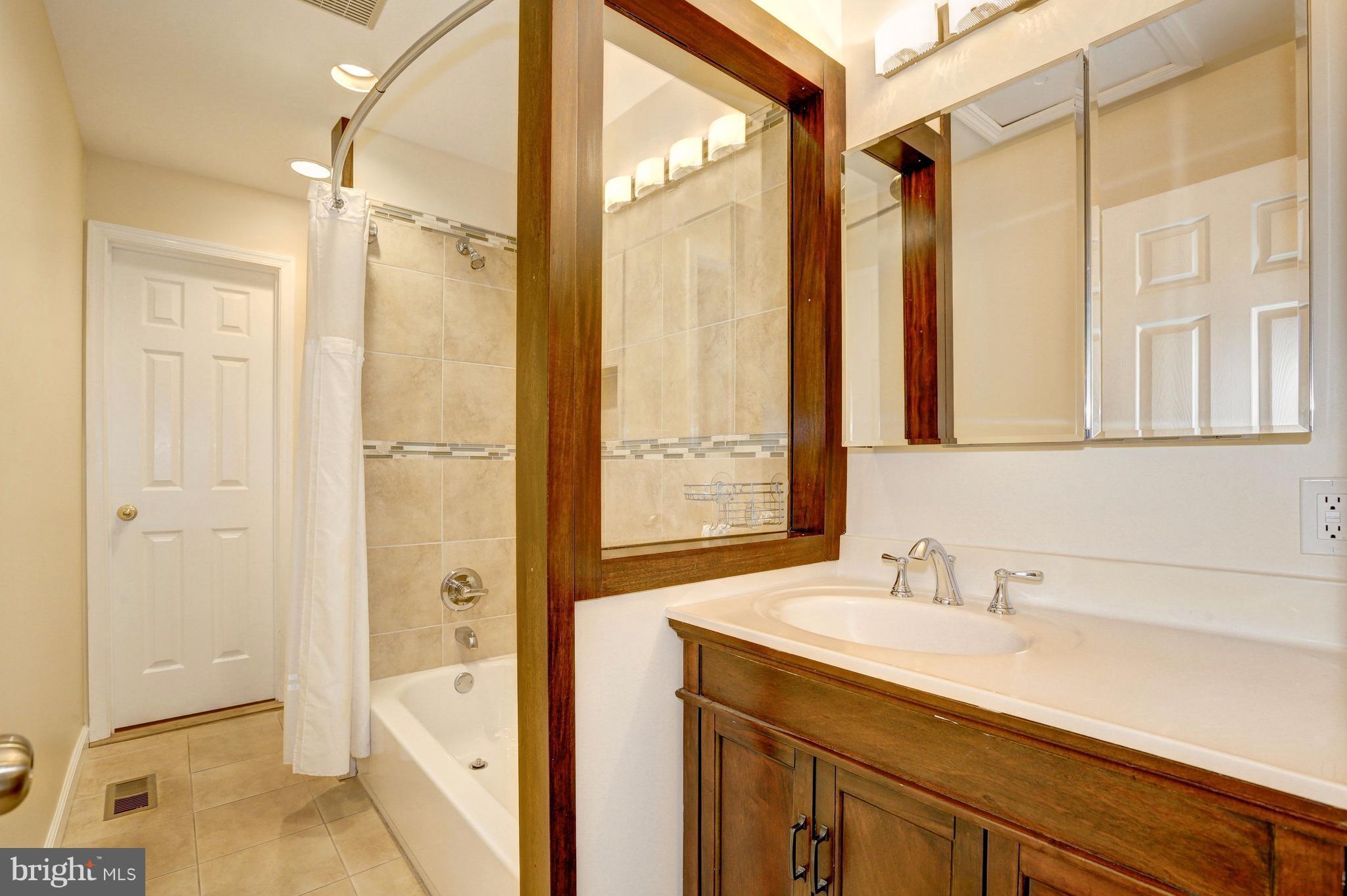 4108 Decatur Avenue Kensington, MD 20895 - Photo 19 of 30 Bath