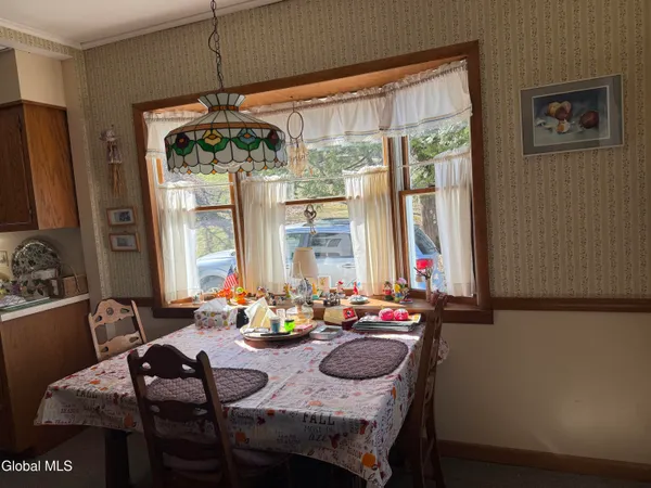 $474,500 | 818 Middle Road, Hebron, NY 12832