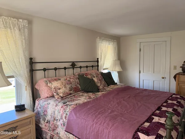 $474,500 | 818 Middle Road, Hebron, NY 12832