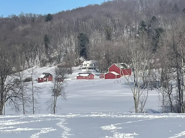 $474,500 | 818 Middle Road, Hebron, NY 12832