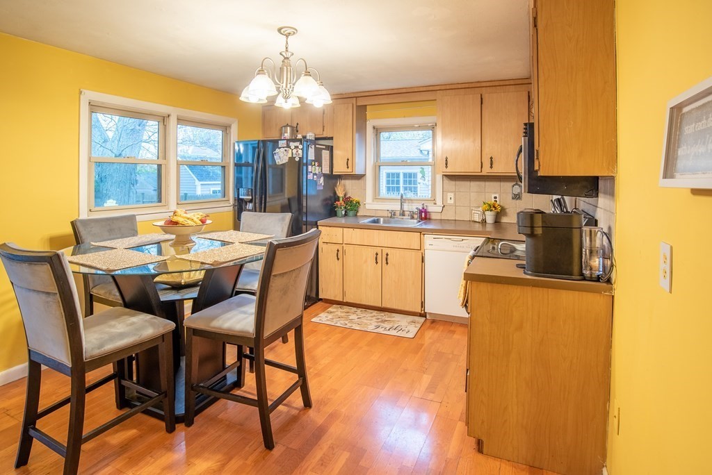 11 Melody Road Peabody, MA 01960 - Photo 4 of 32 Gallery Image 4