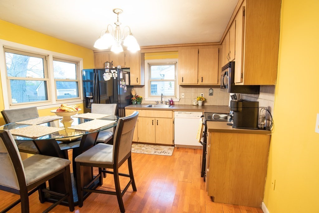 11 Melody Road Peabody, MA 01960 - Photo 6 of 32 Gallery Image 6