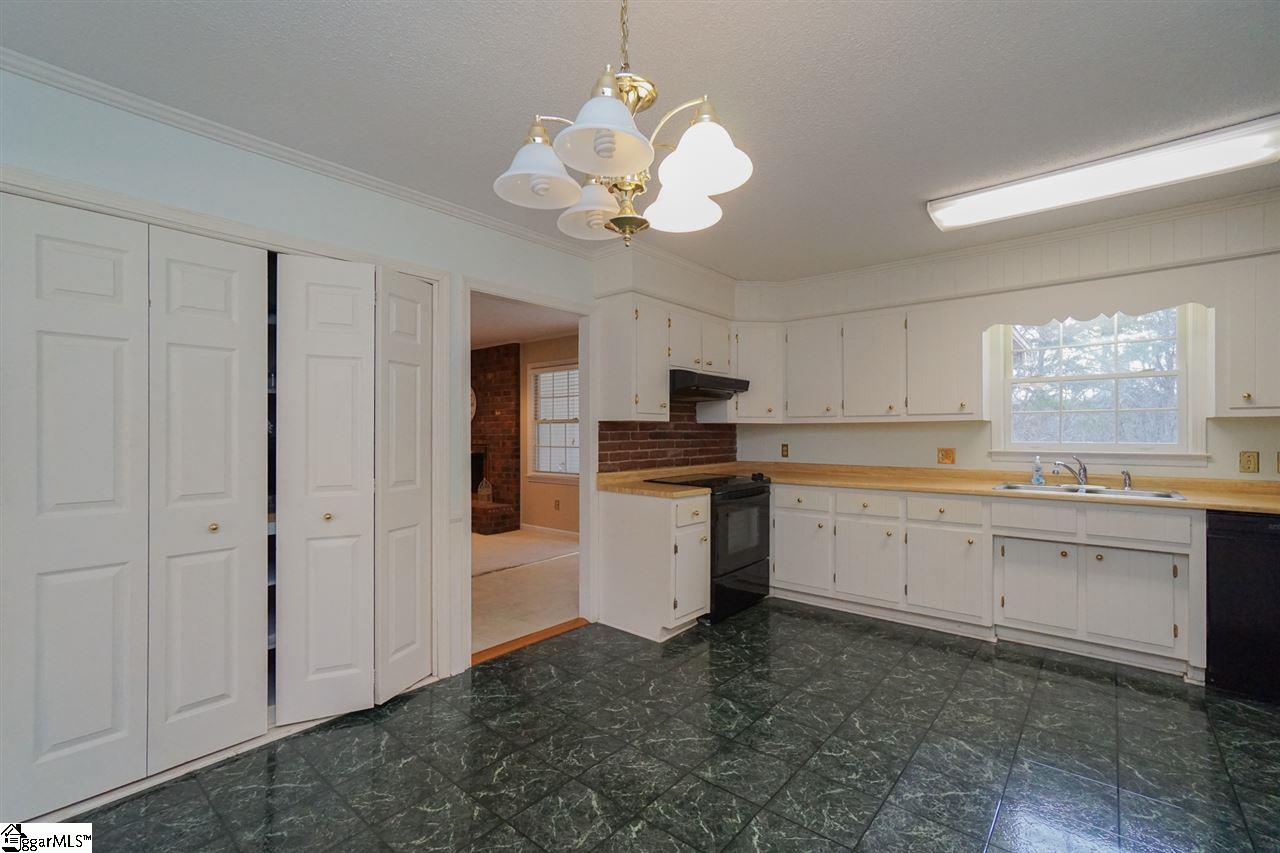 1212 Cely Road Easley, SC 29642 - Photo 14 of 32 Gallery Image 14