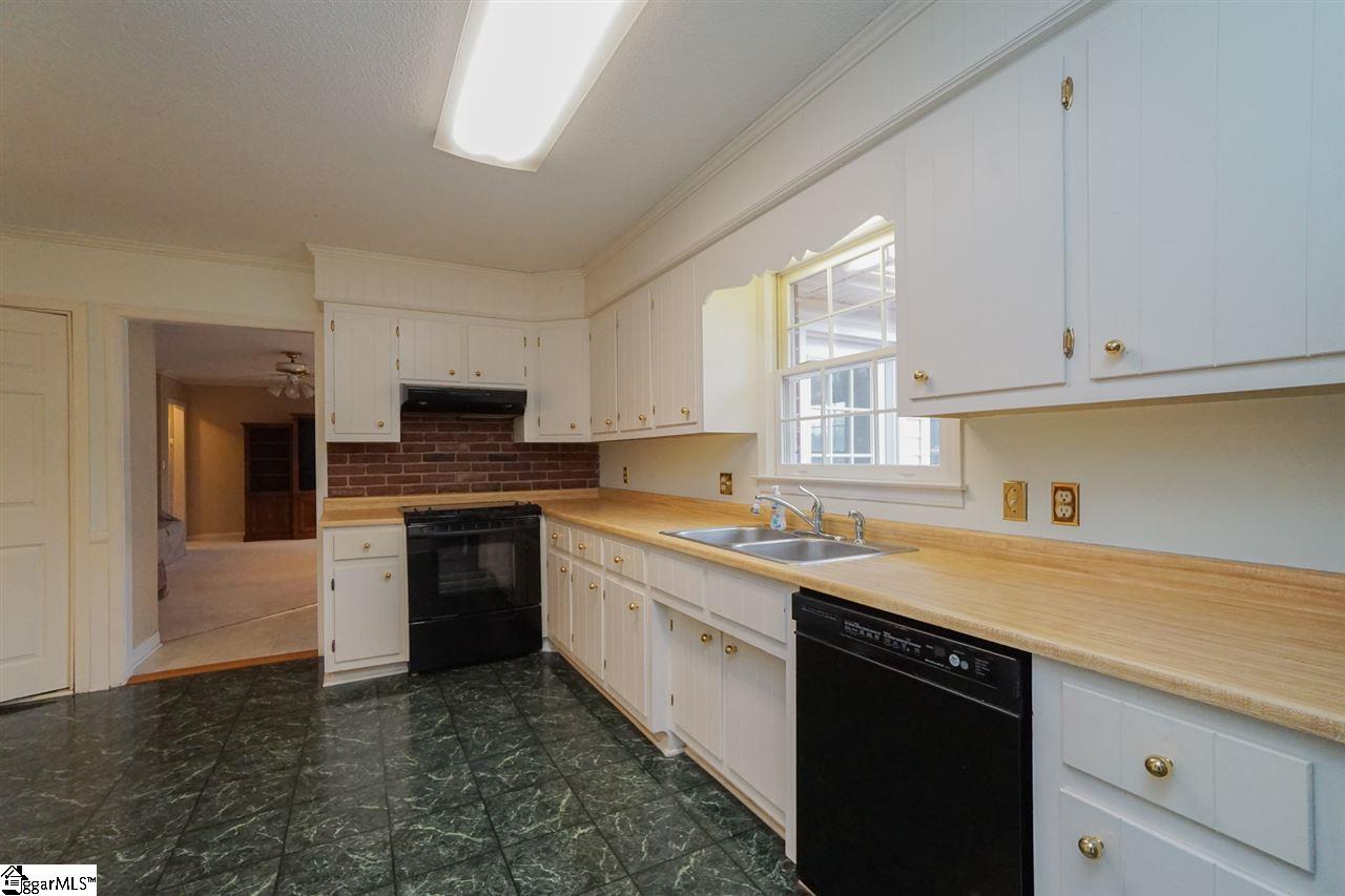 1212 Cely Road Easley, SC 29642 - Photo 16 of 32 Gallery Image 16