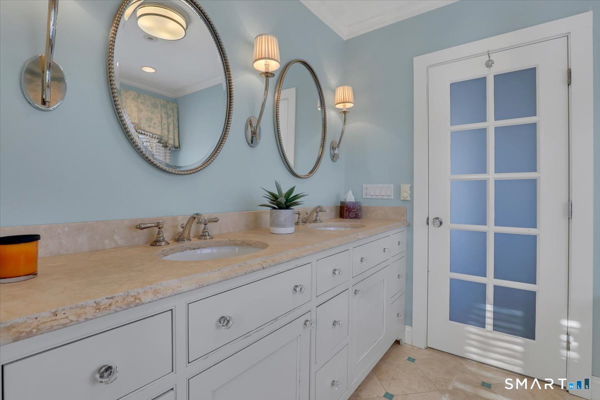 7 Point Comfort Road Waterford, CT 06385 - Photo 22 of 40 Two sinks