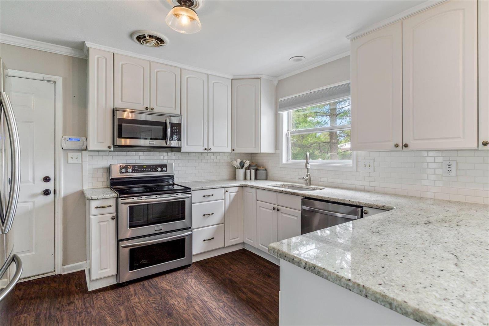 954 Chartrand Drive Ballwin, MO 63011 - Photo 18 of 44