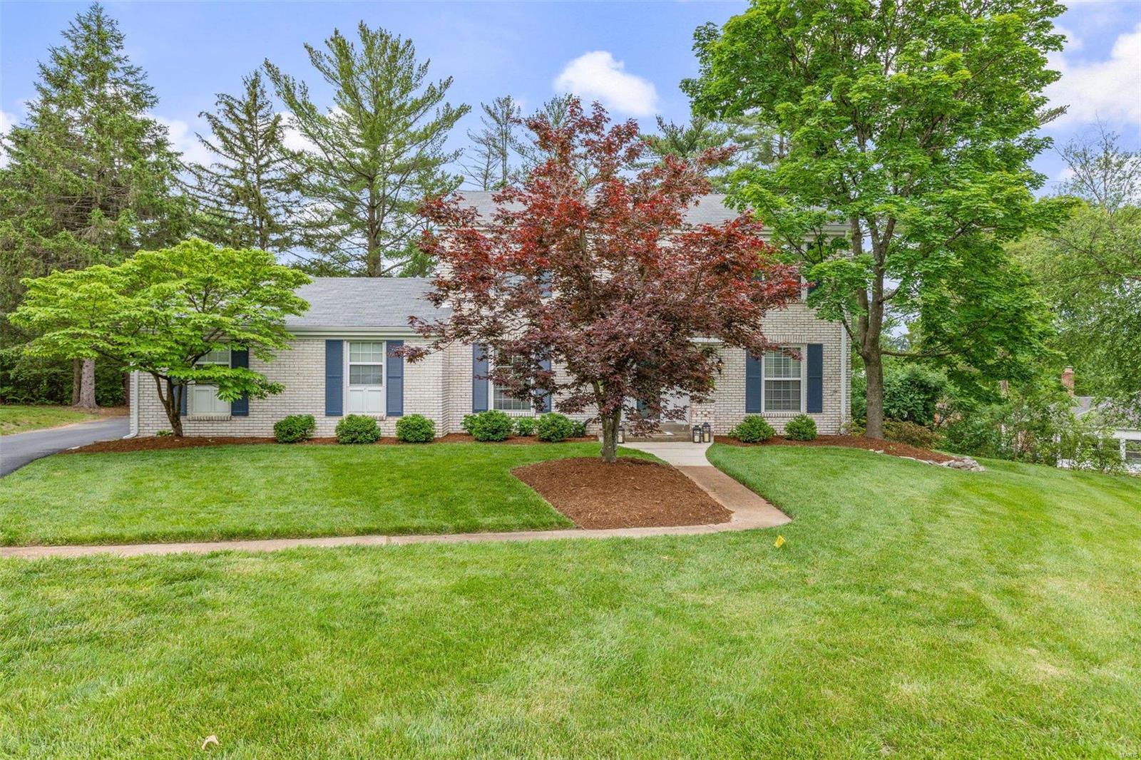 954 Chartrand Drive Ballwin, MO 63011 - Photo 4 of 44