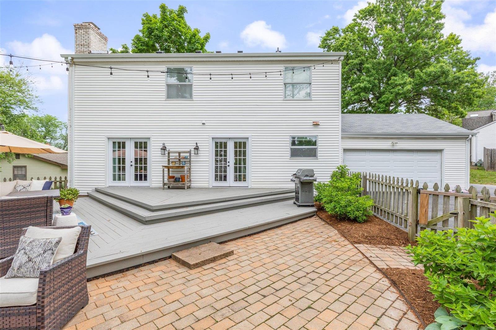 954 Chartrand Drive Ballwin, MO 63011 - Photo 7 of 44